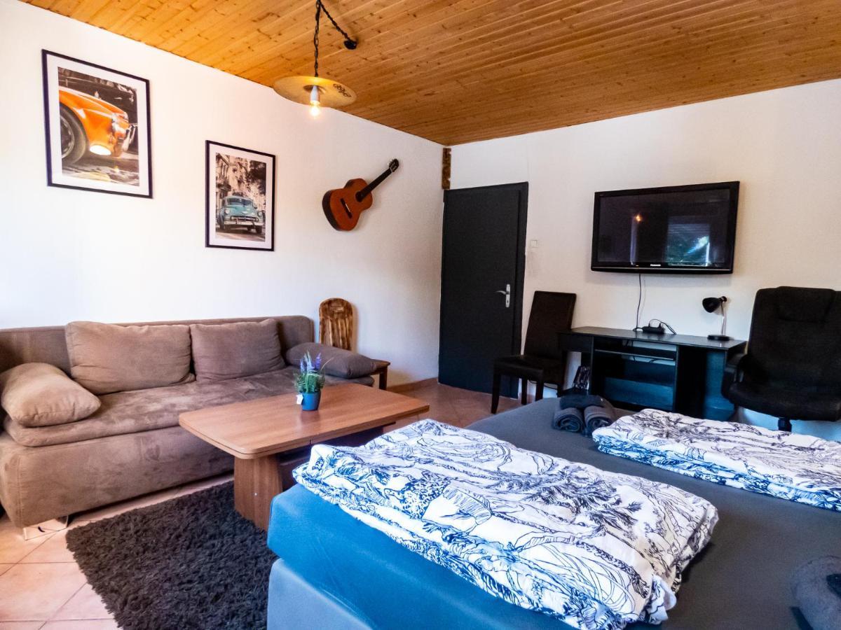 #121 Grosse, Gemuetliche Wohnung In Remscheid-City Luaran gambar