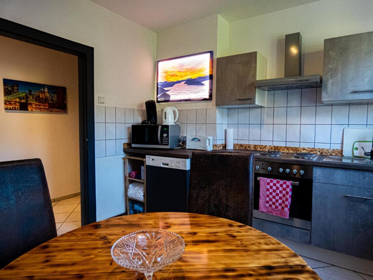 #121 Grosse, Gemuetliche Wohnung In Remscheid-City Luaran gambar