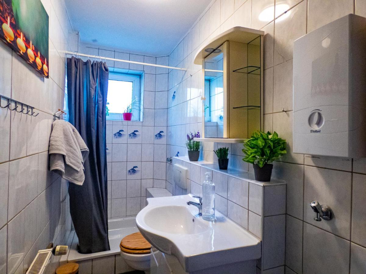 #121 Grosse, Gemuetliche Wohnung In Remscheid-City Luaran gambar