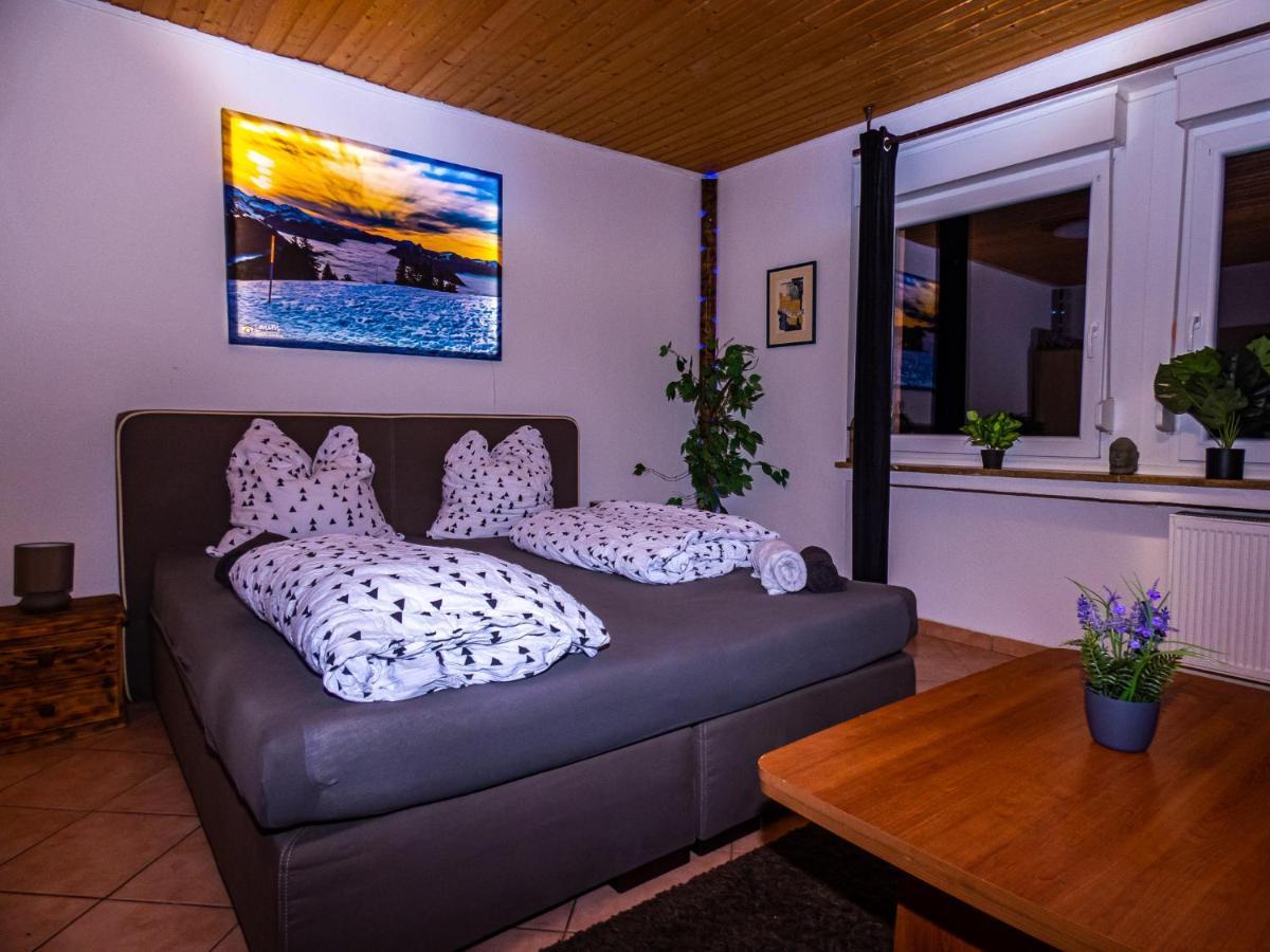 #121 Grosse, Gemuetliche Wohnung In Remscheid-City Luaran gambar