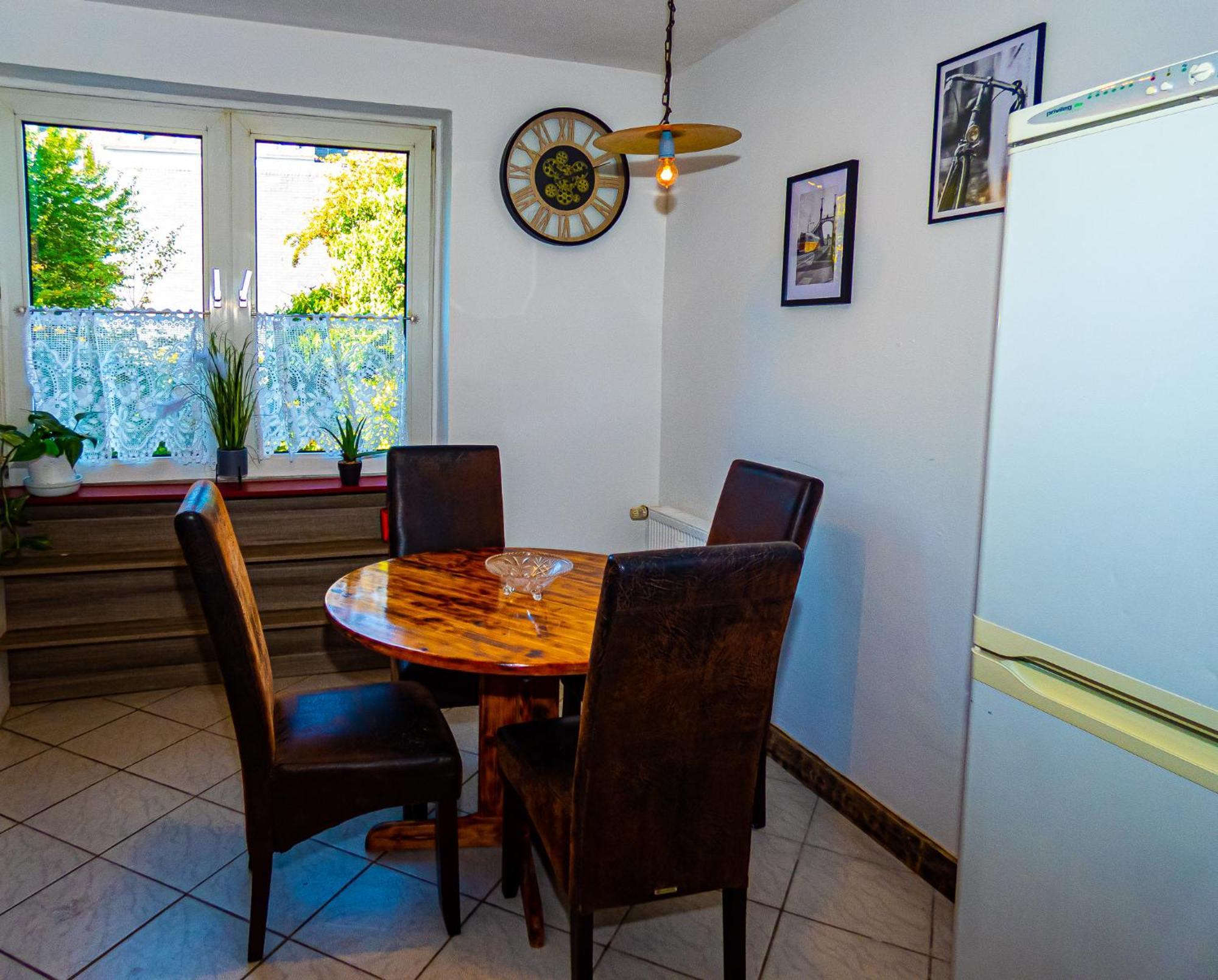 #121 Grosse, Gemuetliche Wohnung In Remscheid-City Luaran gambar