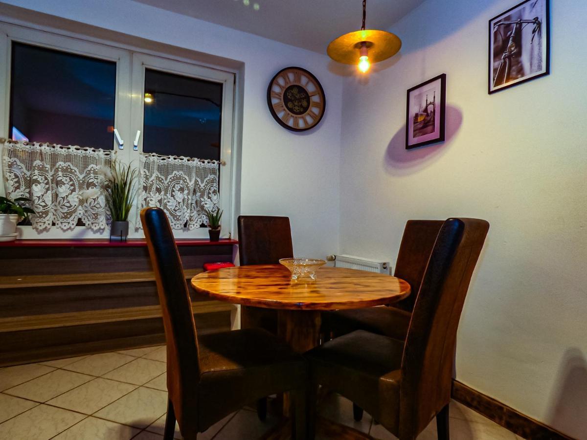 #121 Grosse, Gemuetliche Wohnung In Remscheid-City Luaran gambar