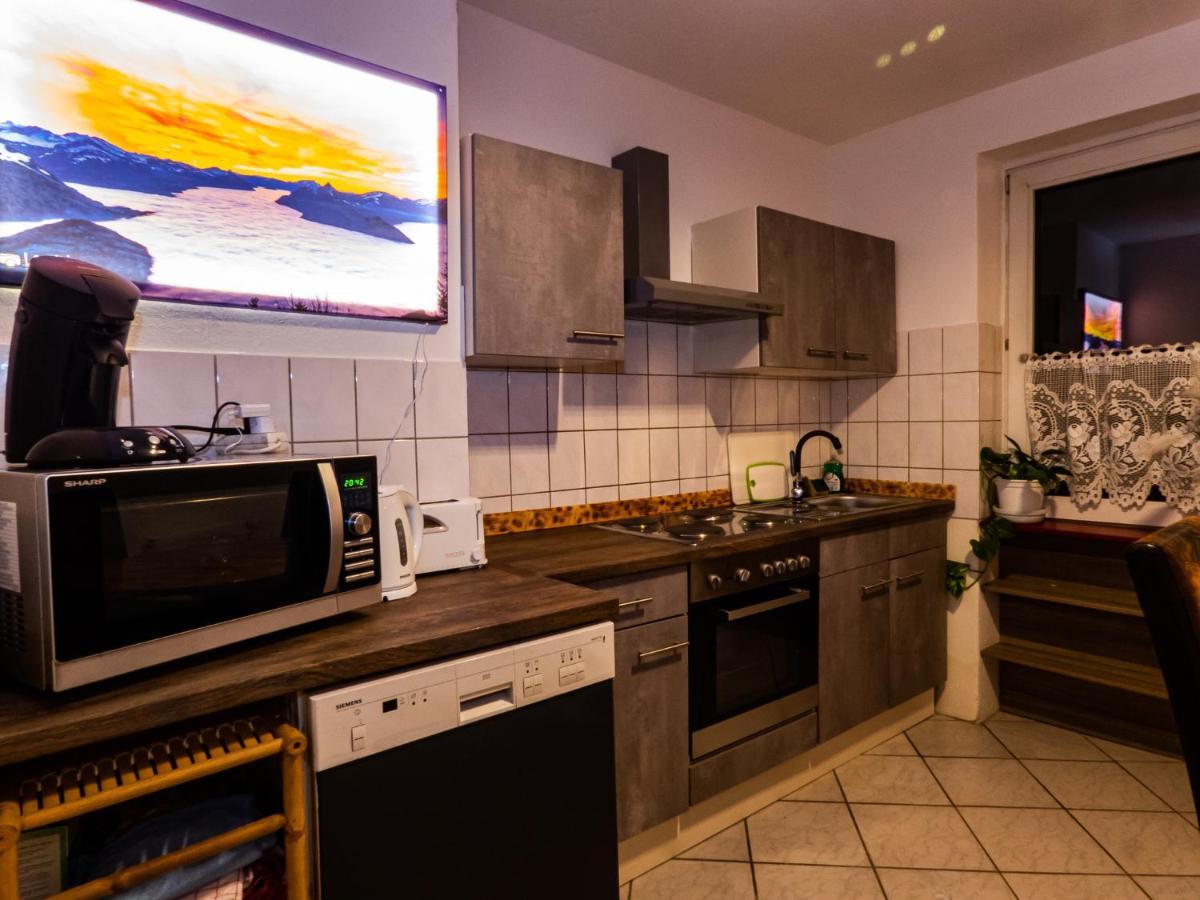 #121 Grosse, Gemuetliche Wohnung In Remscheid-City Luaran gambar